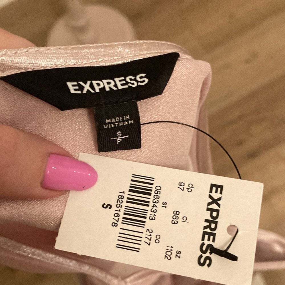 Express Metallic Pink Tank - Picture 3 of 3